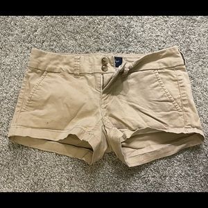 Stretch khaki shorts